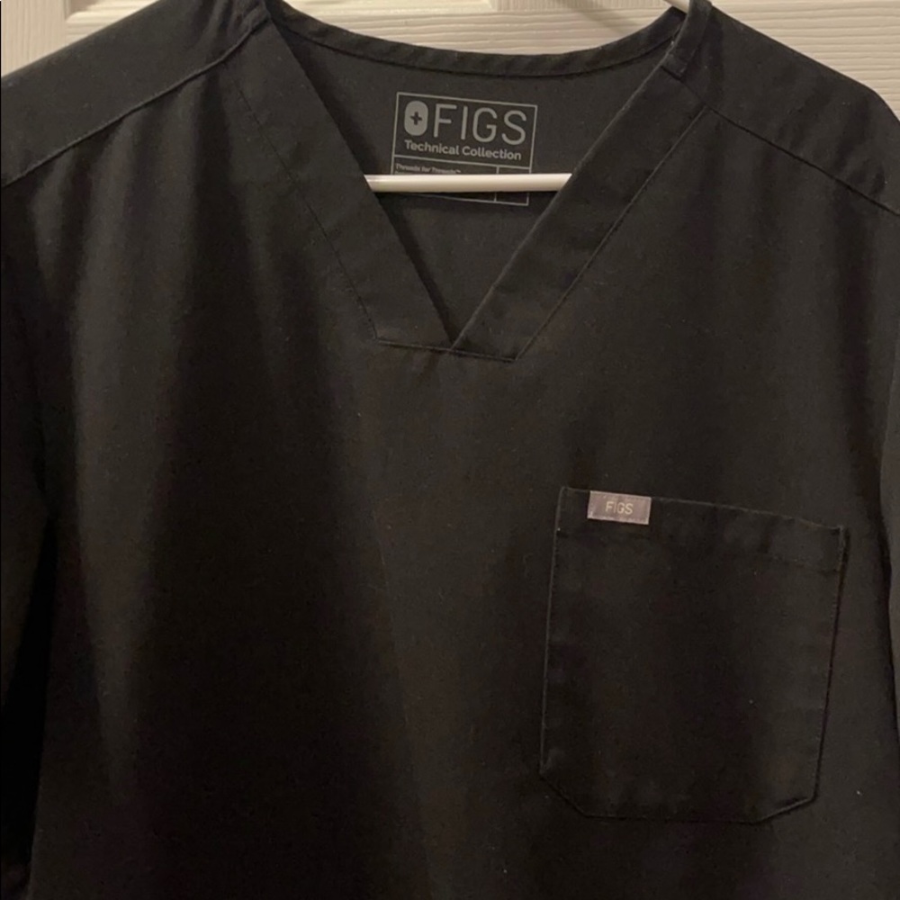 Figs black scrub top